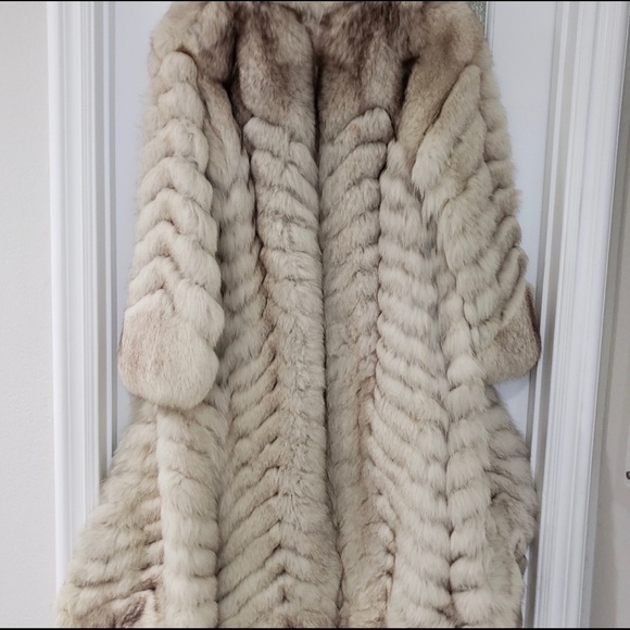 Fox fur coat - Picture 2 of 3